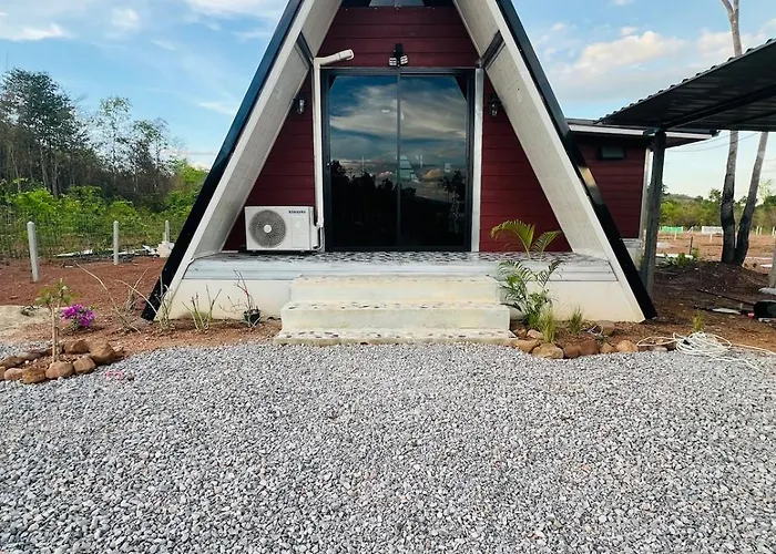 ที่ตั้งแคมป์ A-frame Farm Hut For A Tree Change *